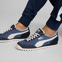 TRAINERS OR ATHLETIC SHOES